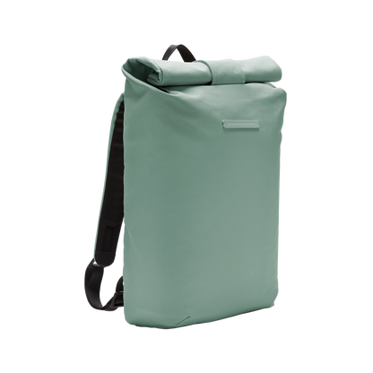 Sofo Rolltop Rucksack Marine Green Seitenansicht - Wasserabweisend Vegan Ergonomisch - Horizn Studios