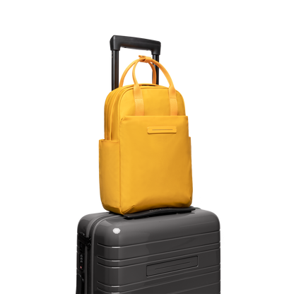Aoyama Rucksack Small Bright Amber Trolley - Wasserabweisend Vegan Ergonomisch - Horizn Studios