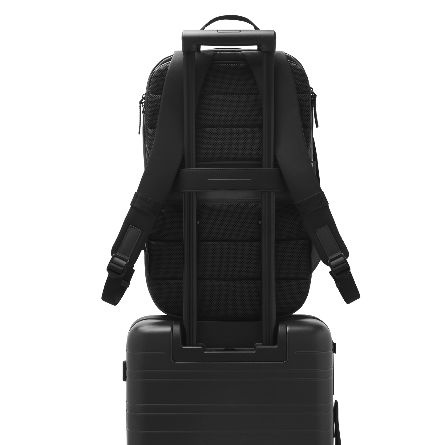 Gion Backpack Travel / All Black / Recycled Nylon