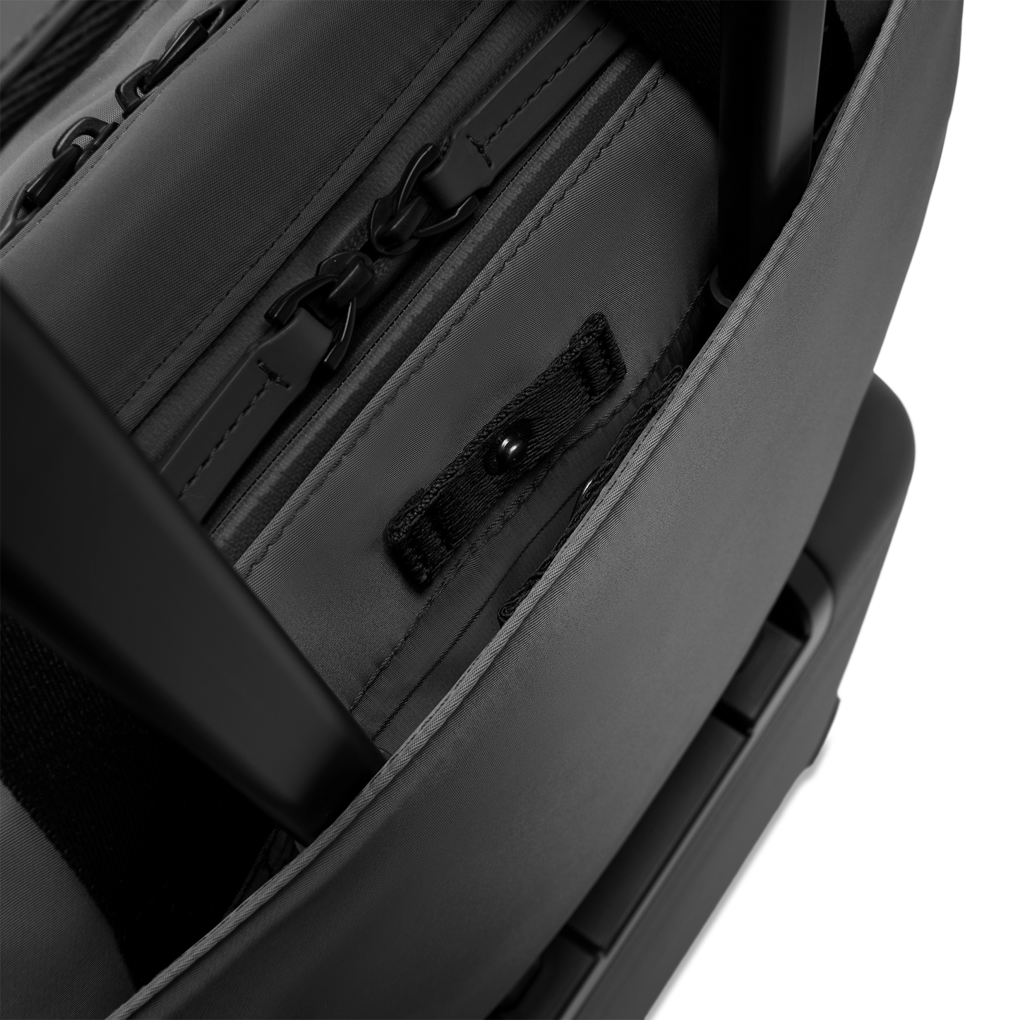 Gion Briefcase / All Black / Recycled Nylon