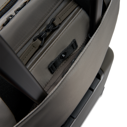 Gion Briefcase Grün Handle - Horizn Studios