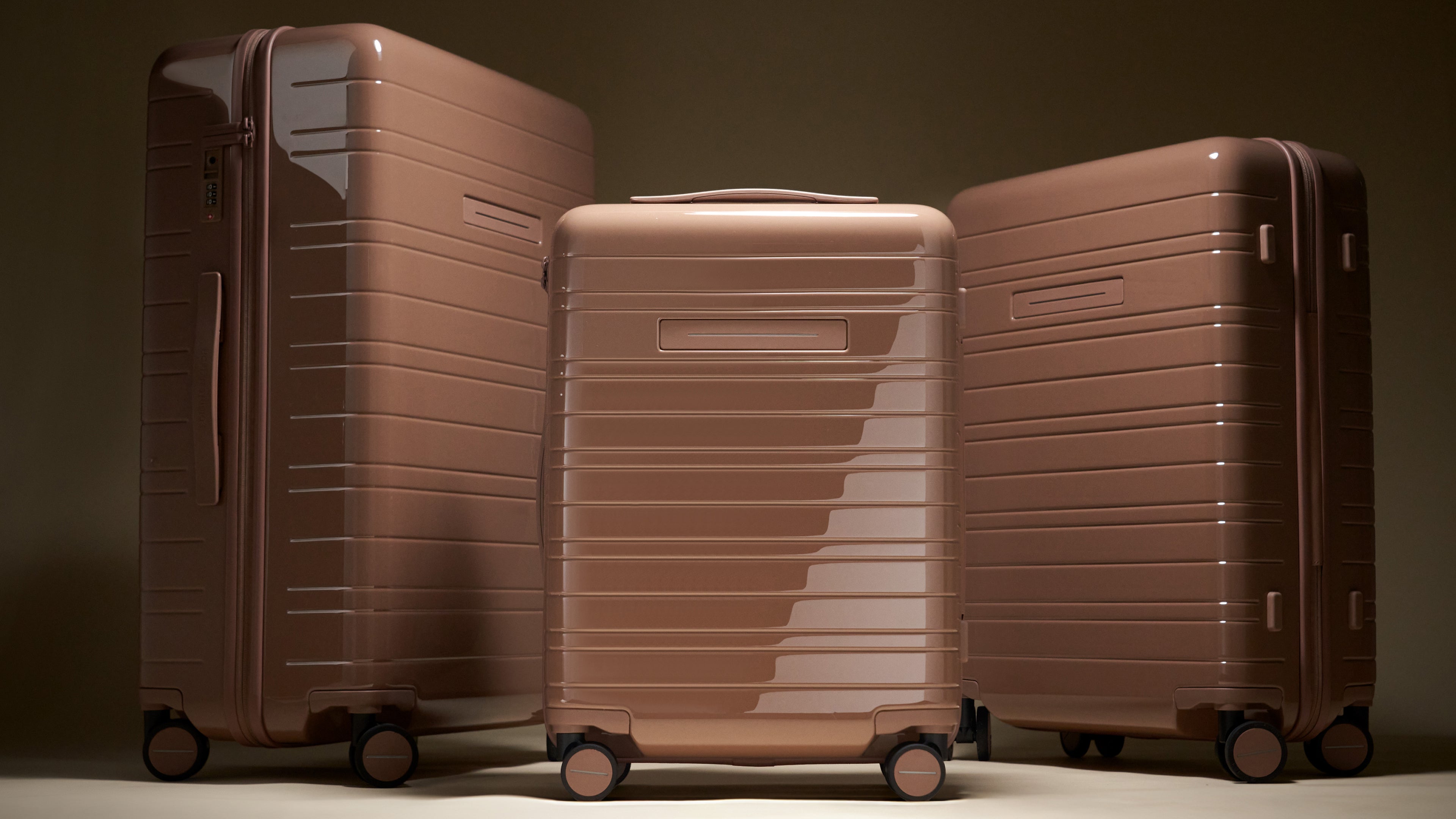 ガレリオ坂 Glossy Mocha Luggage – Sustainable Style | RE Series – Horizn Studios