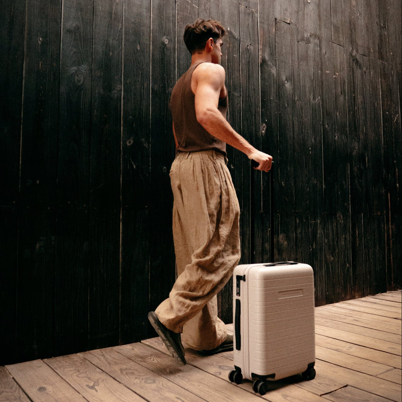 H5 Essential – Carry-On with a Clean Look | Horizn Studios