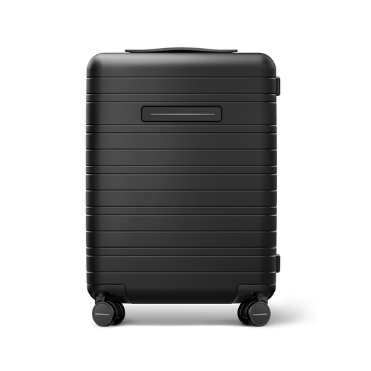 H5 / All Black / High-Performance Hard Shell / Cabin Size / Essential
