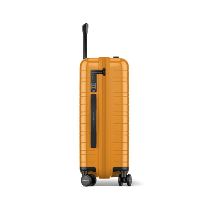 Koffer Essential Glossy Bright Amber Seitenansicht - Hartschale Polycarbonat Leicht Robust - Horizn Studios