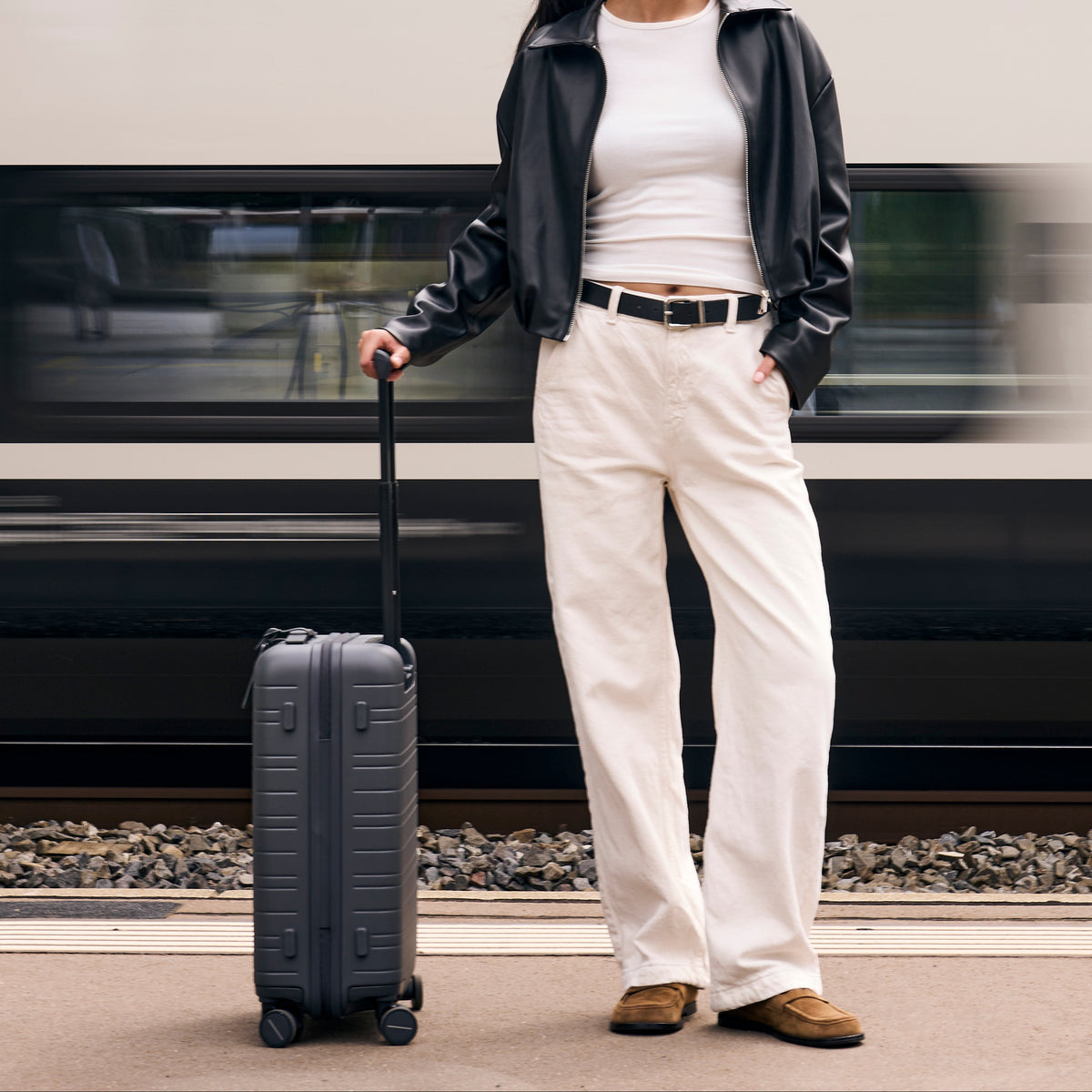 H5 / Dark Slate / Premium Hard Shell / Cabin Size / RE
