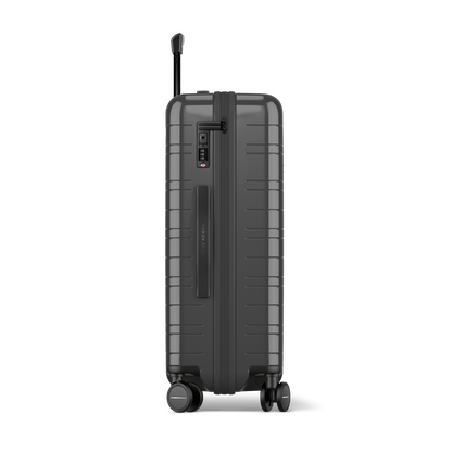 Koffer Essential Glossy Graphite Seitenansicht - Hartschale Polycarbonat Leicht Robust - Horizn Studios