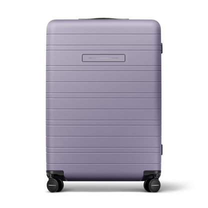 Koffer Essential Grau Lavender Vorderseite Bad - Hartschale Polycarbonat Leicht Robust - Horizn Studios