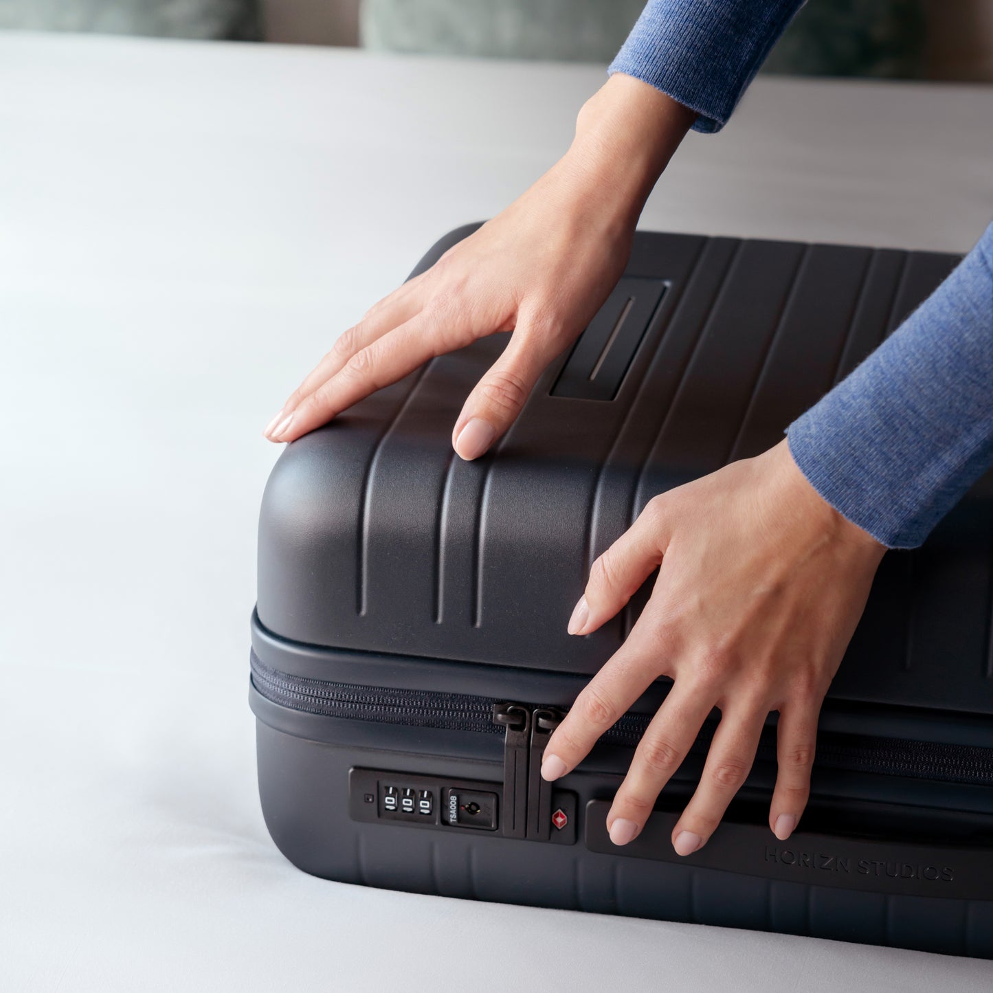 H7 / Sand Grey / Premium Hard Shell / Check-In Size L / Pro