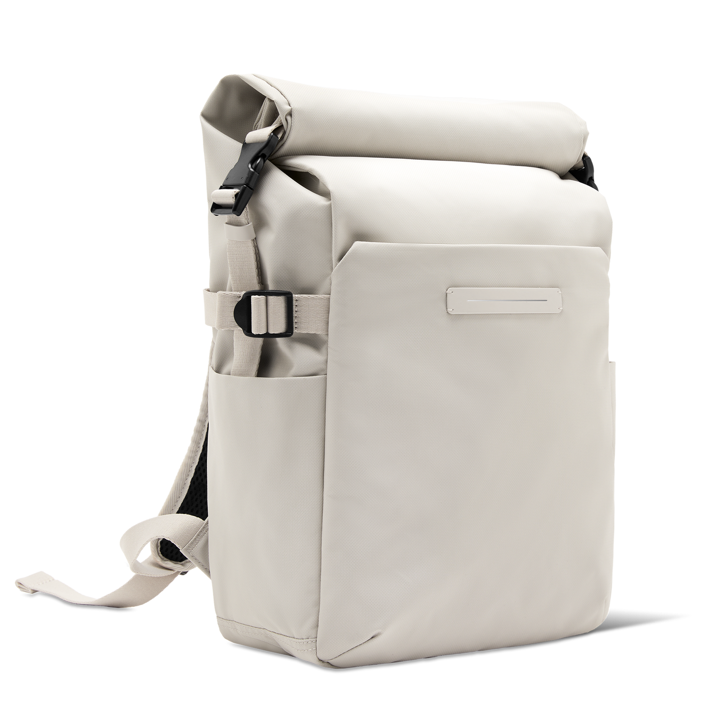 Shibuya Rolltop Rucksack Beige Diagonale Ansicht - Wasserabweisend Vegan Ergonomisch - Horizn Studios