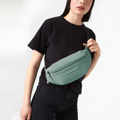 Sofo Umhängetasche Marine Green Model - Wasserabweisend Funktional Stilvoll - Horizn Studios