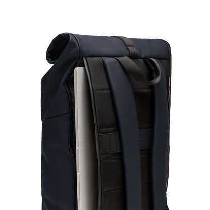 Sofo Rolltop Rucksack Rucksack Rucksack Blau Detail Laptop - Wasserabweisend Vegan Ergonomisch - Horizn Studios