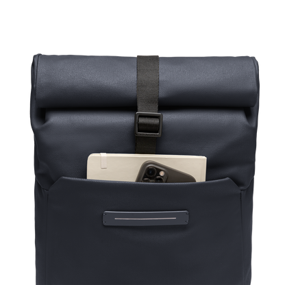 Sofo Rolltop Rucksack Rucksack Rucksack Blau Fronttasche Detail - Wasserabweisend Vegan Ergonomisch - Horizn Studios