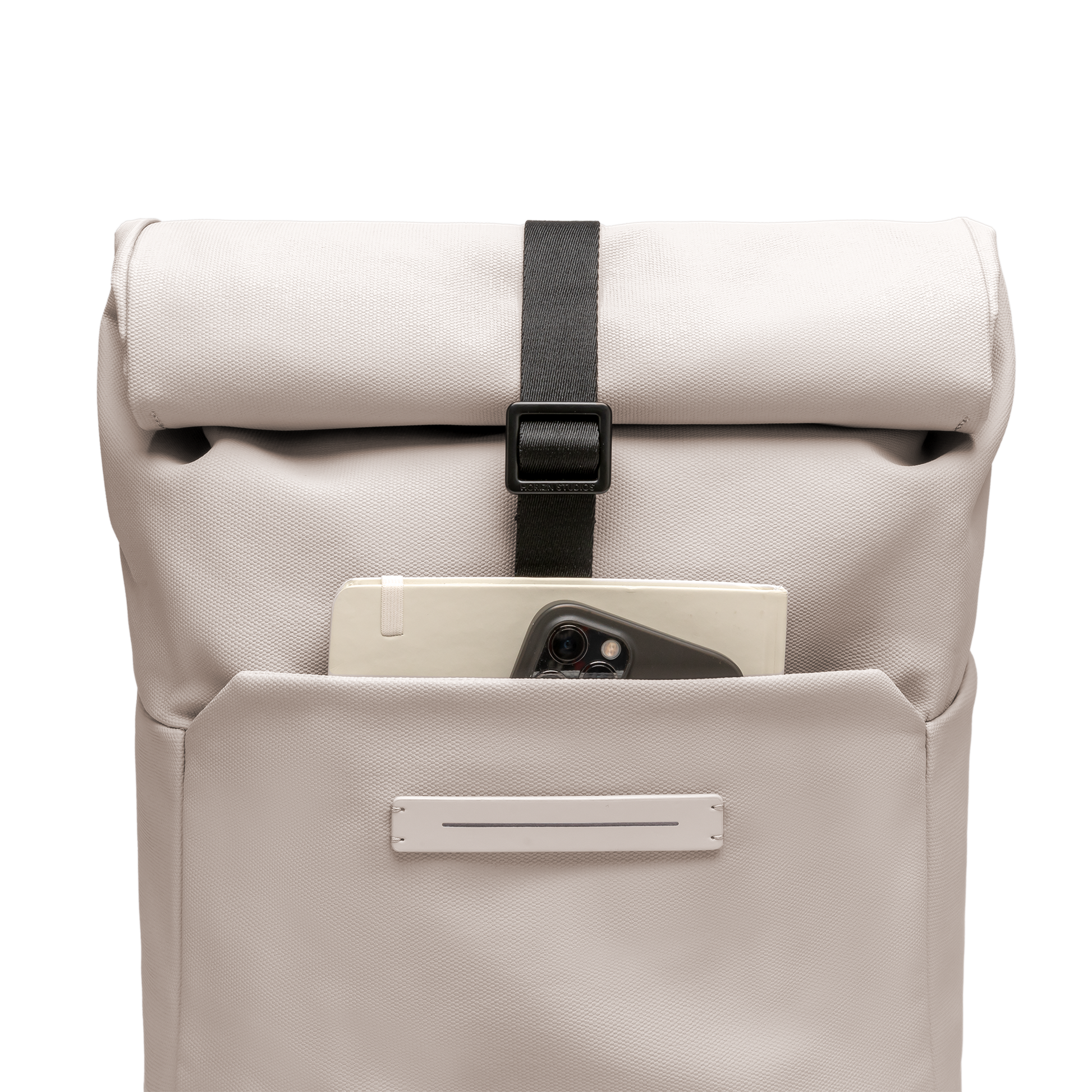 Sofo Rolltop Rucksack Rucksack Beige Fronttasche Detail - Wasserabweisend Vegan Ergonomisch - Horizn Studios