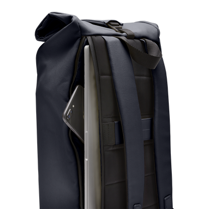 Sofo Rolltop Rucksack Blau Detail Laptop - Wasserabweisend Vegan Ergonomisch - Horizn Studios