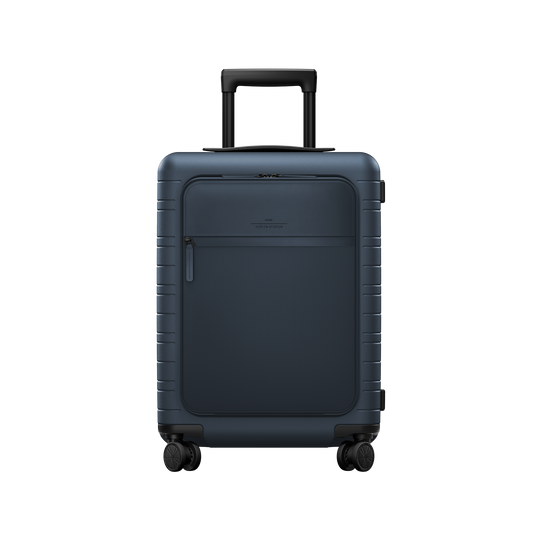 M5 BMW Edition / Midnight Blue / Multi Shell / Cabin Size