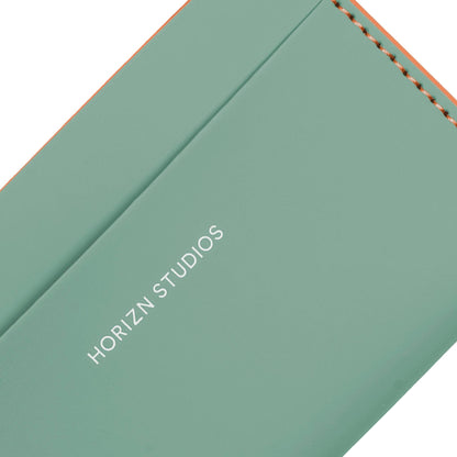 Cardholder Marine Green Neon Orange Vorderseite - Horizn Studios