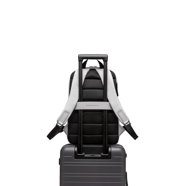 Gion Rucksack Essential Light Quartz Grau Detail With Trolley - Wasserabweisend Vegan Ergonomisch - Horizn Studios
