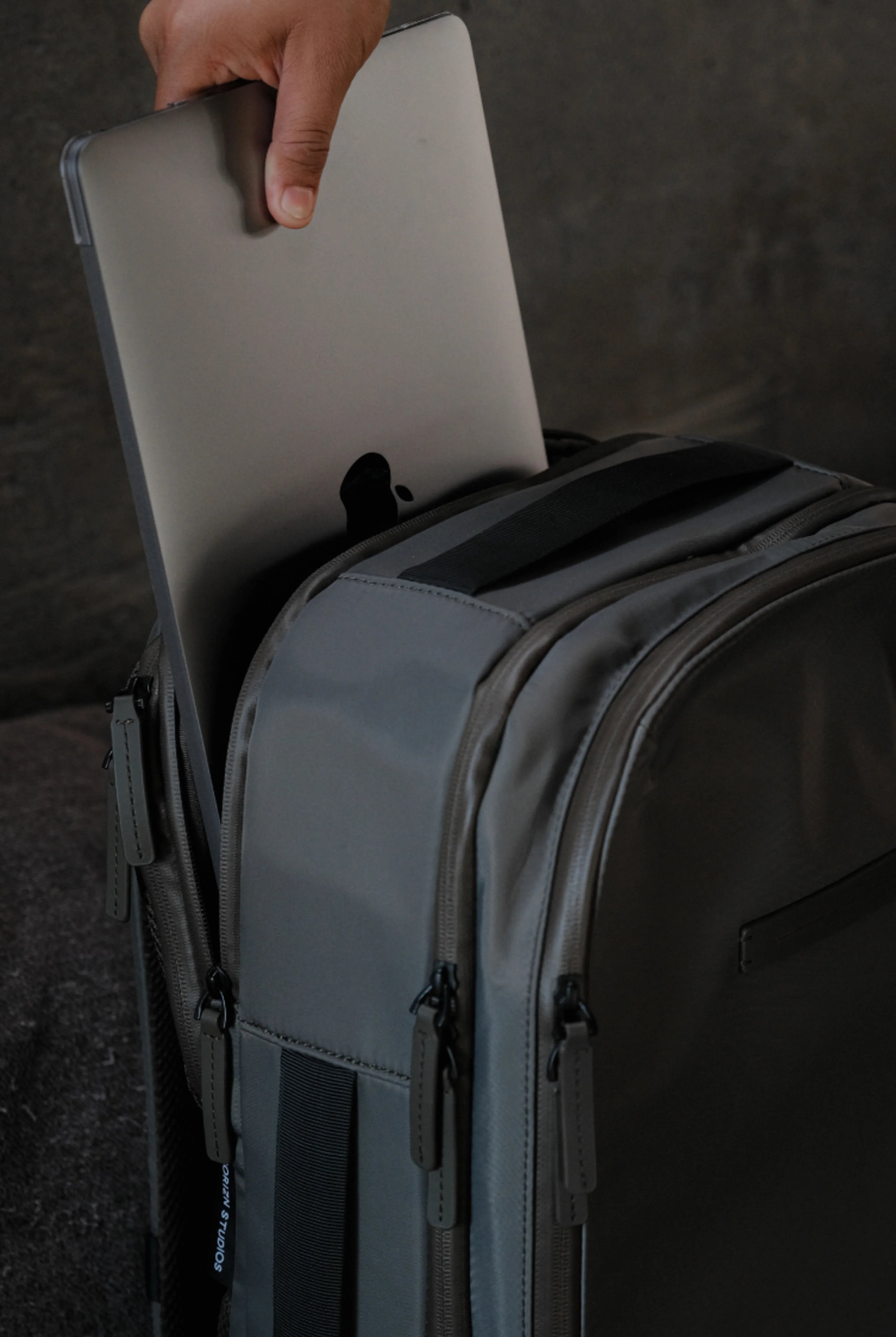 Gion Travel Rucksack - Wasserabweisend Vegan Ergonomisch - Horizn Studios