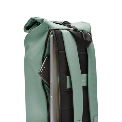 Sofo Rolltop Rucksack Marine Green Detail - Wasserabweisend Vegan Ergonomisch - Horizn Studios
